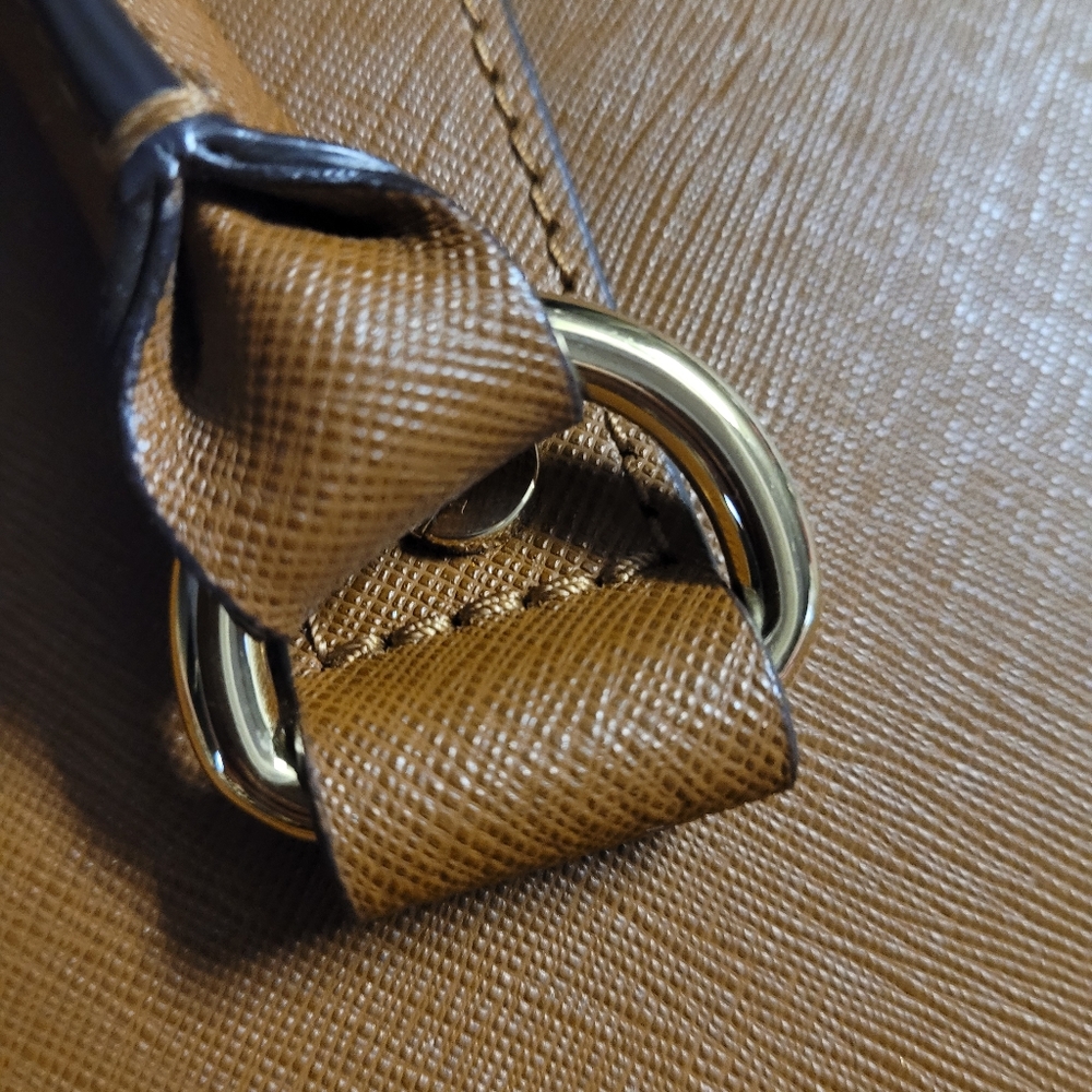 Michael  kors hand bag 👜 - Picture 8 of 15